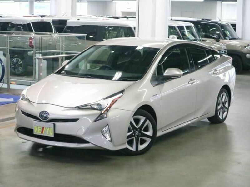 TOYOTA　PRIUS