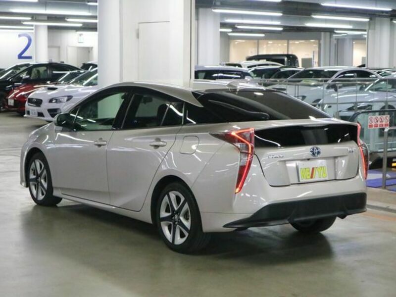 PRIUS-6