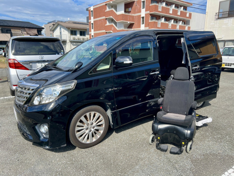 TOYOTA　ALPHARD