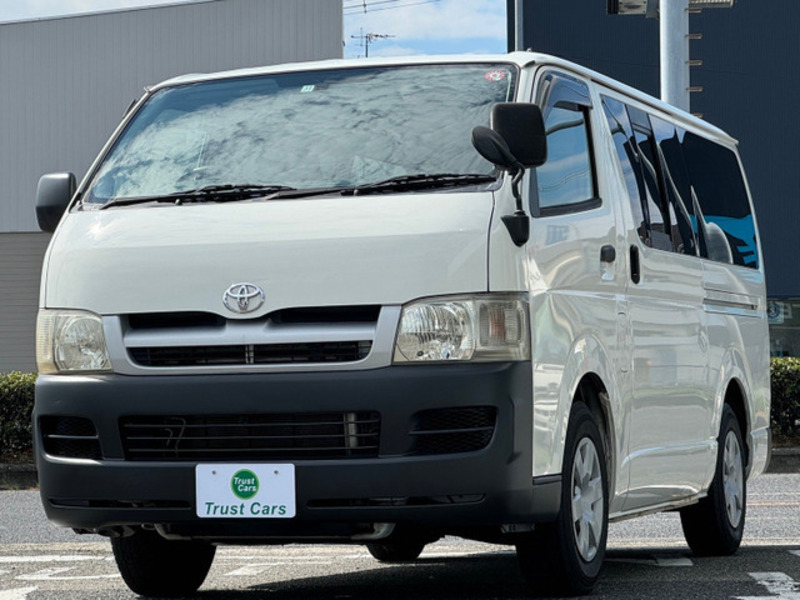 TOYOTA　HIACE VAN