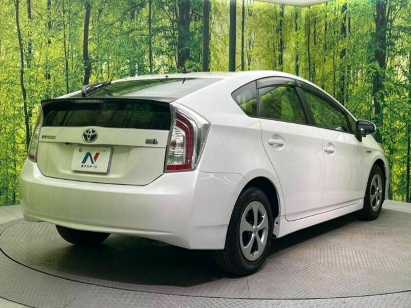 PRIUS-17