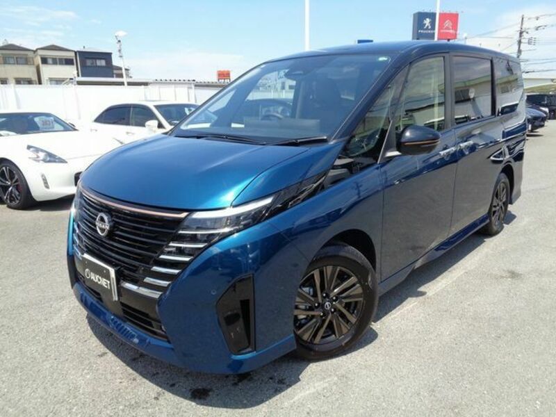 NISSAN　SERENA