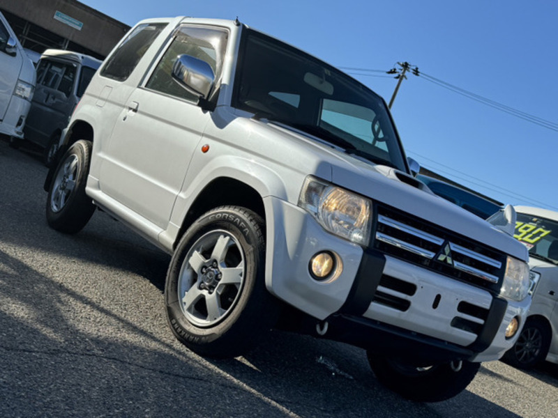 MITSUBISHI　PAJERO MINI