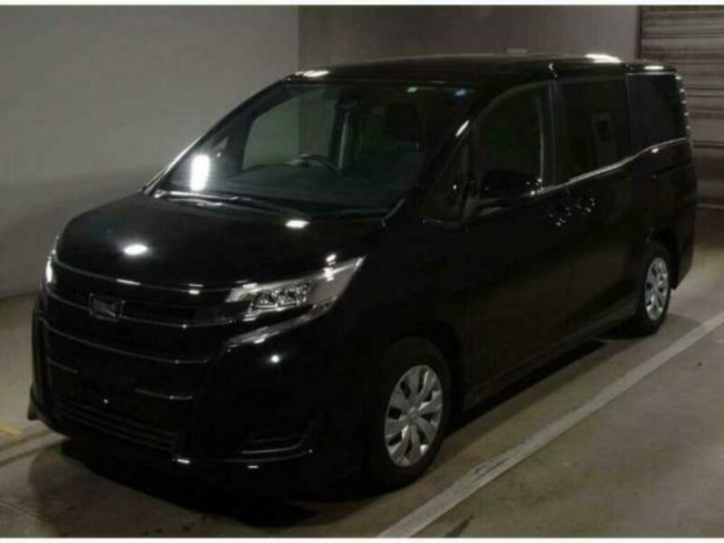 TOYOTA　NOAH