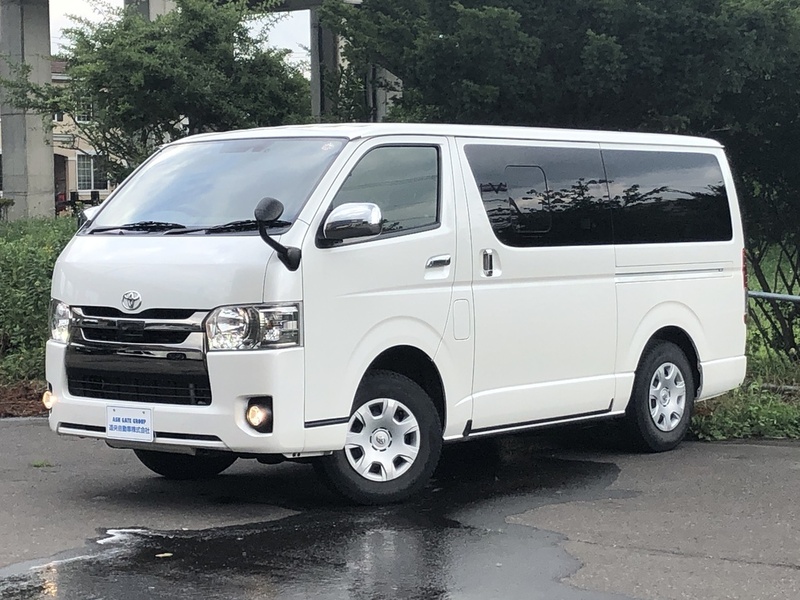 TOYOTA　HIACE VAN