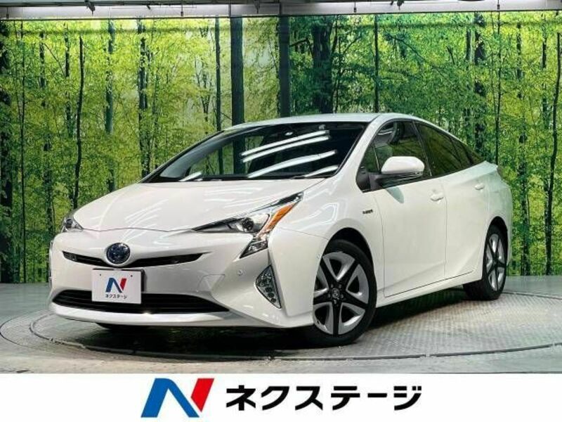 TOYOTA　PRIUS