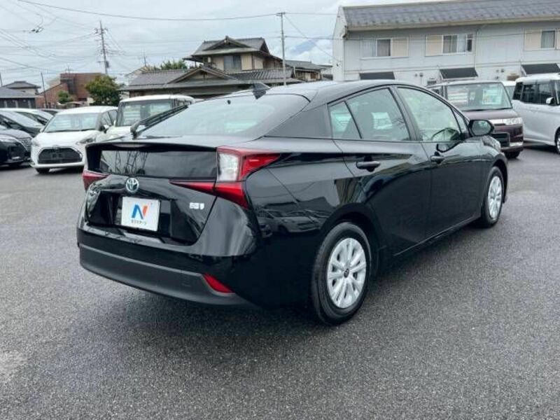 PRIUS-17