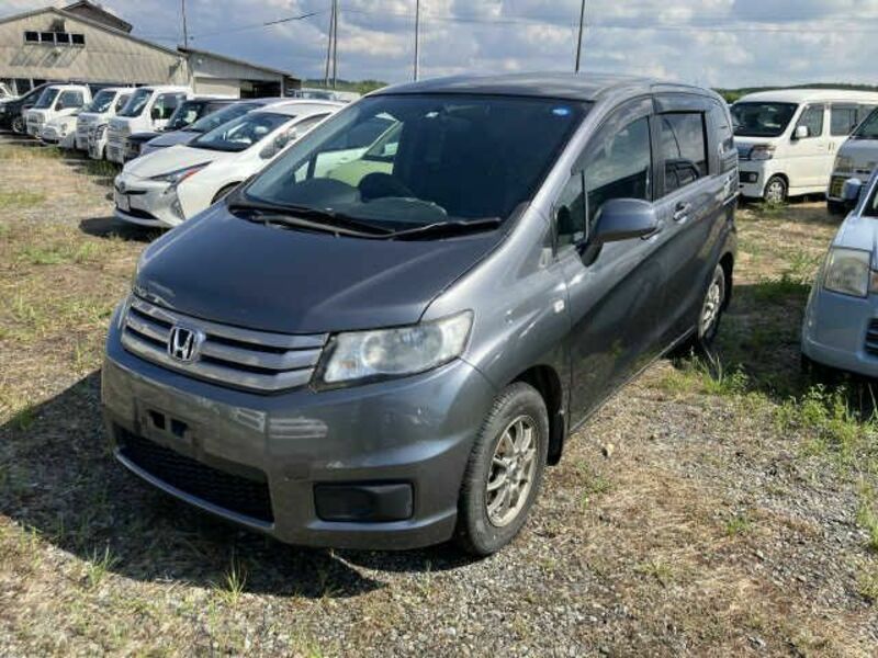 HONDA　FREED SPIKE