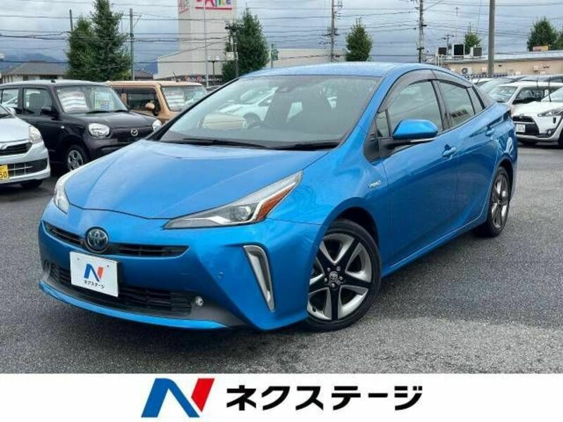 TOYOTA　PRIUS