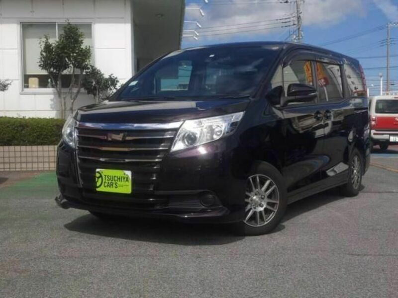 TOYOTA　NOAH