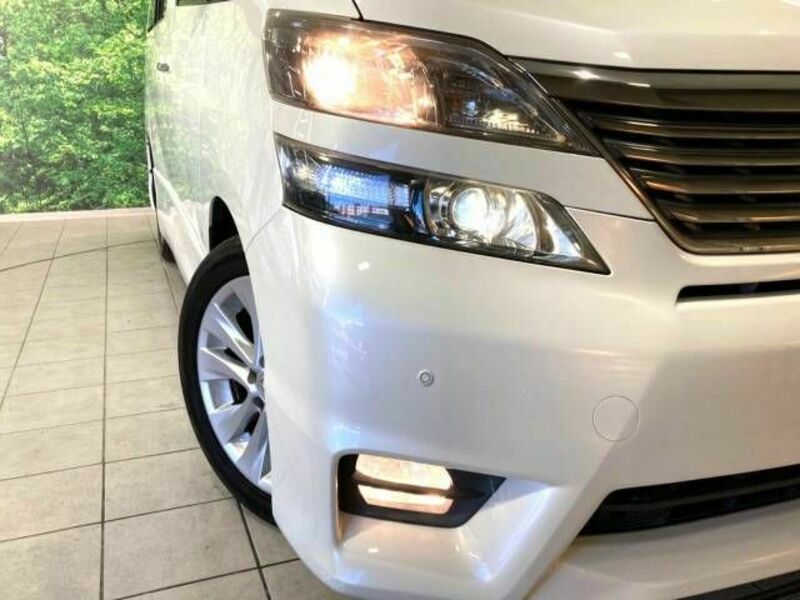 VELLFIRE-12