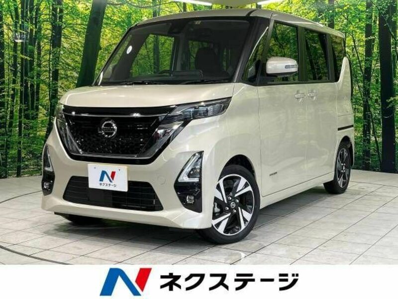 NISSAN　ROOX