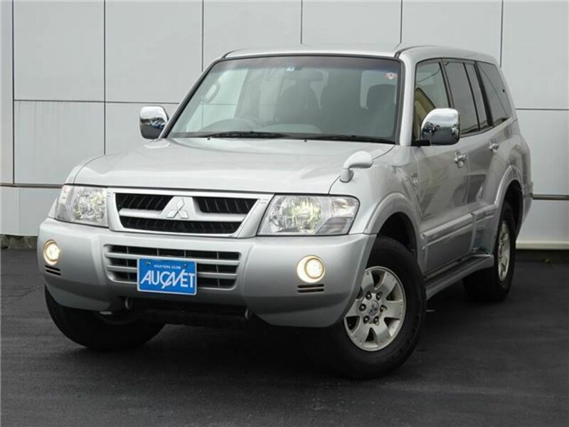 MITSUBISHI　PAJERO