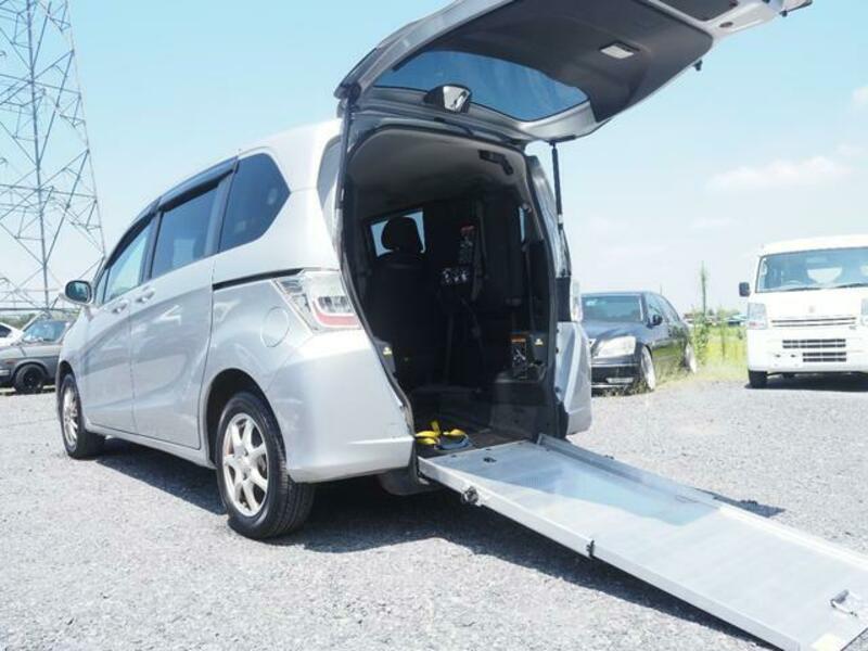 HONDA　FREED