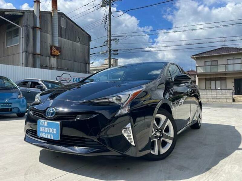 TOYOTA　PRIUS