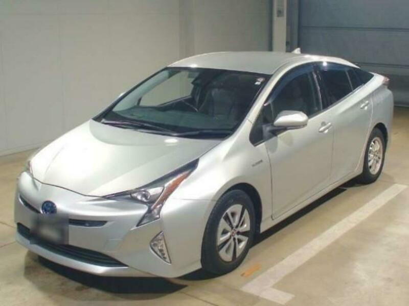 TOYOTA　PRIUS