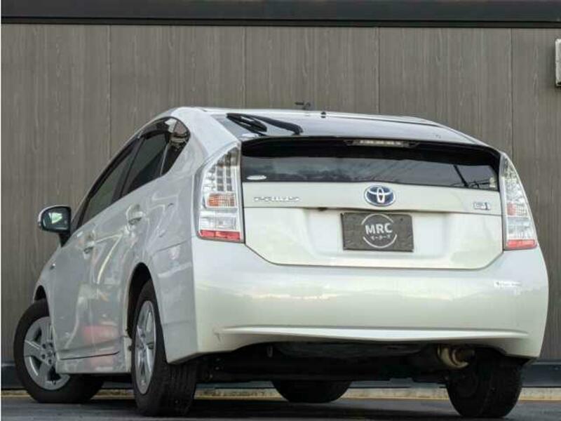 PRIUS-4