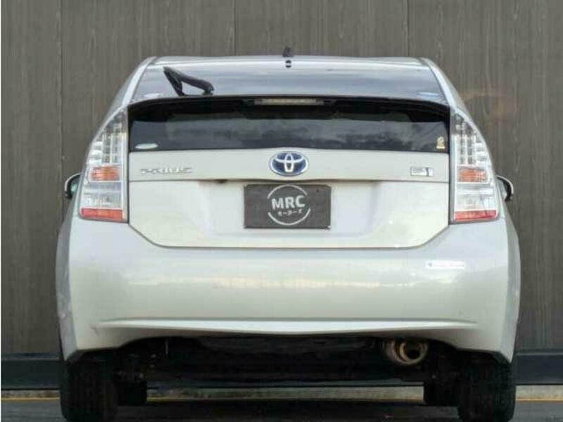 PRIUS-6