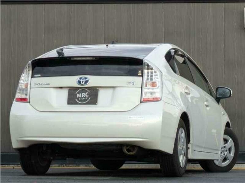 PRIUS-1