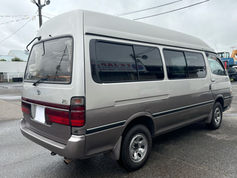 HIACE-9