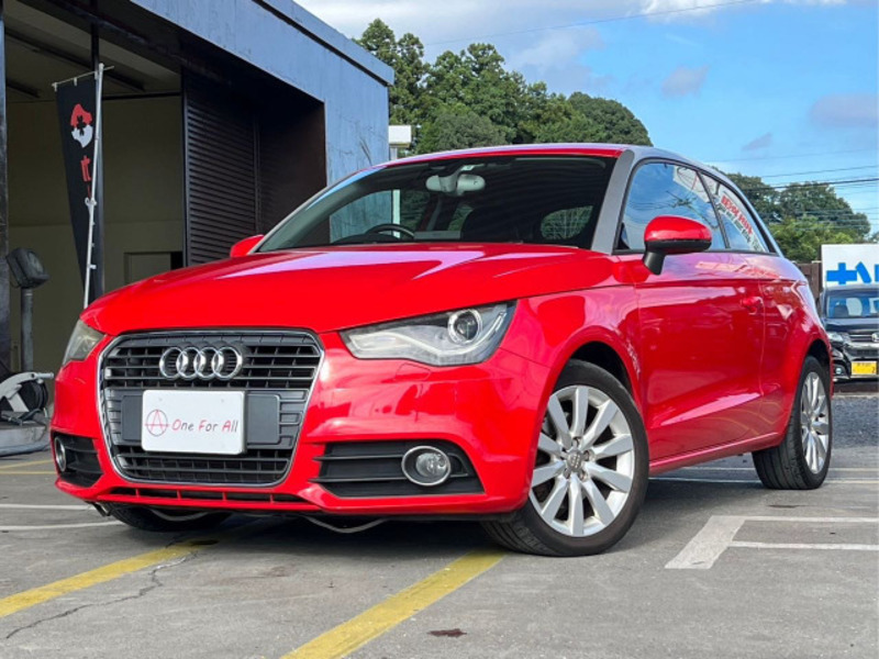 AUDI　A1