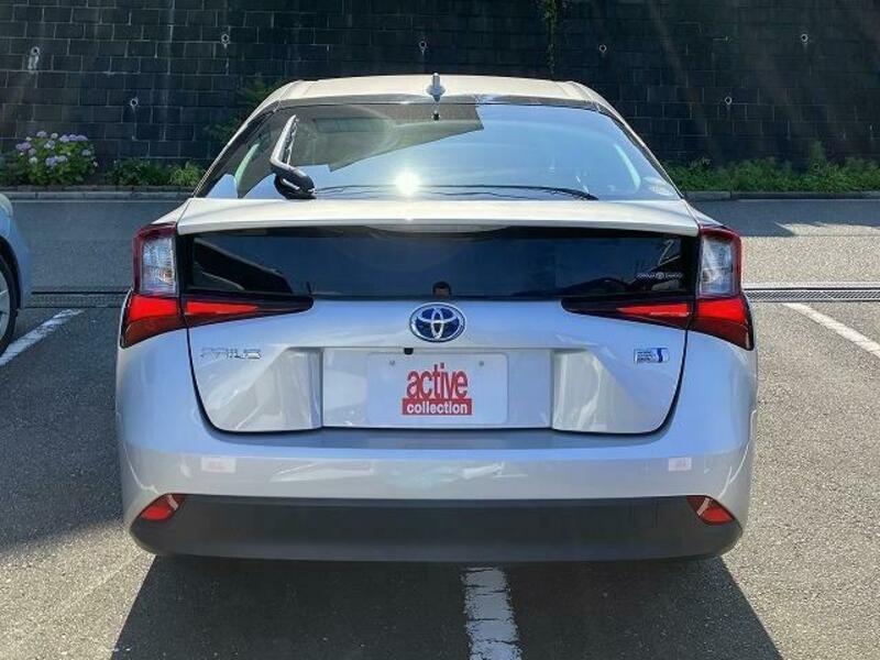 PRIUS-8