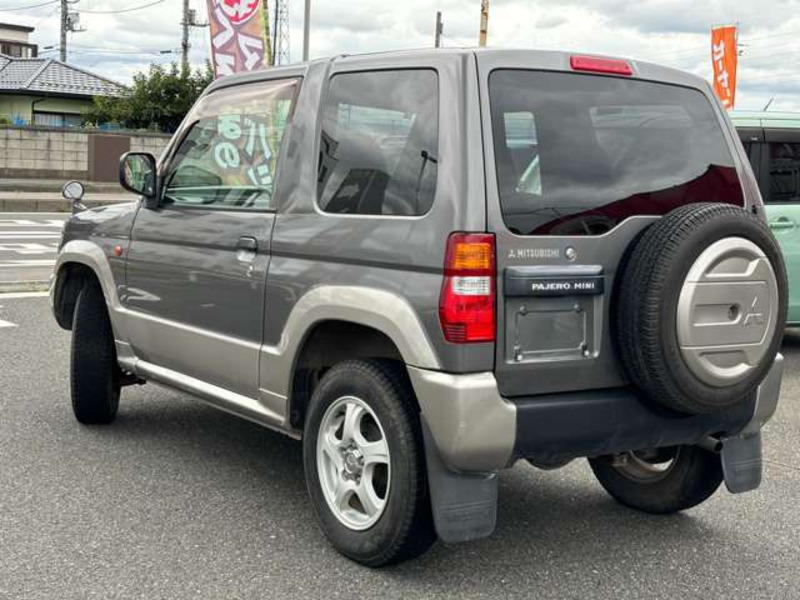 PAJERO MINI-16