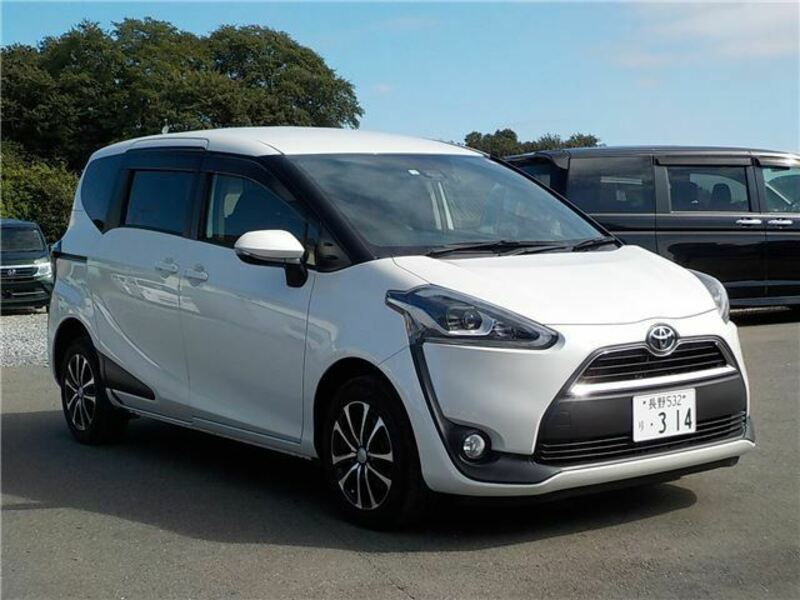 TOYOTA　SIENTA