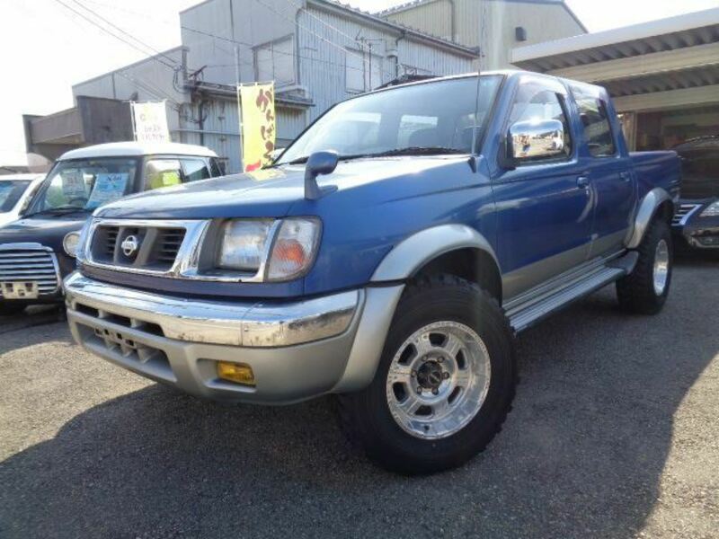 NISSAN　DATSUN PICKUP