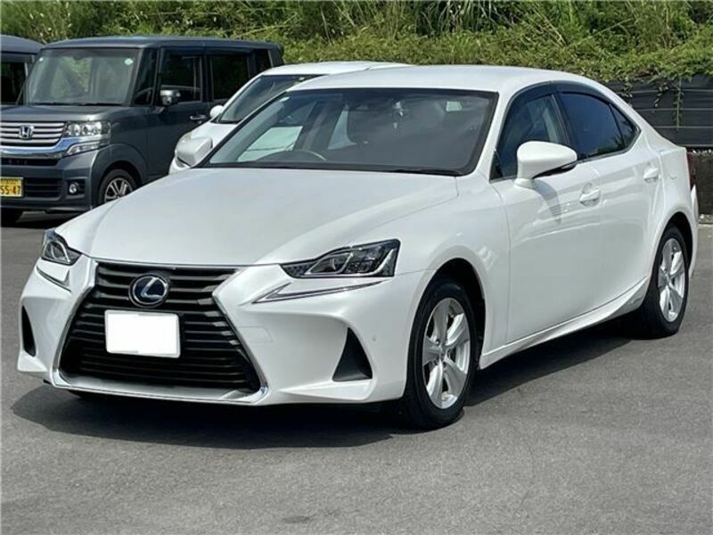 LEXUS　IS