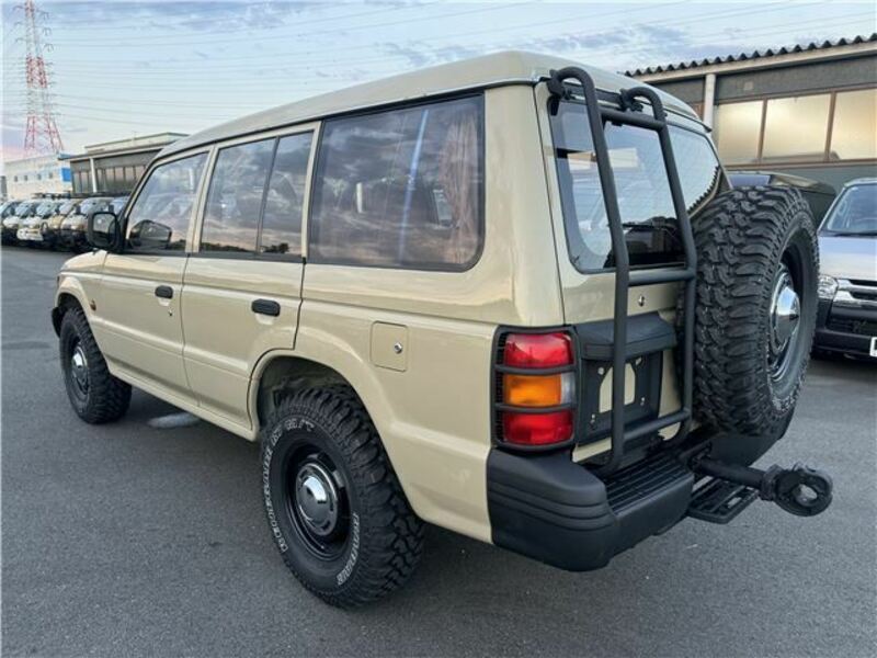 PAJERO-3