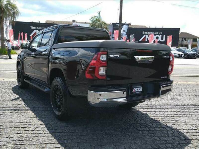 HILUX-1