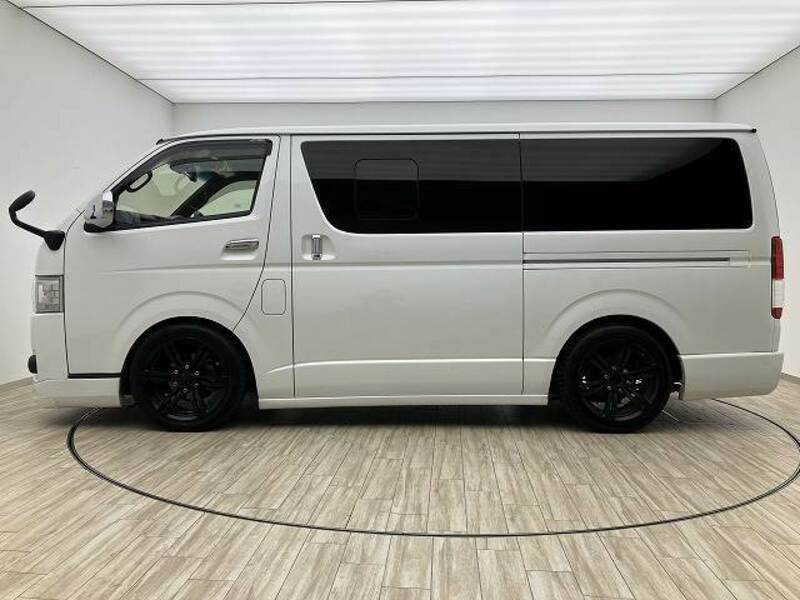 HIACE VAN-13