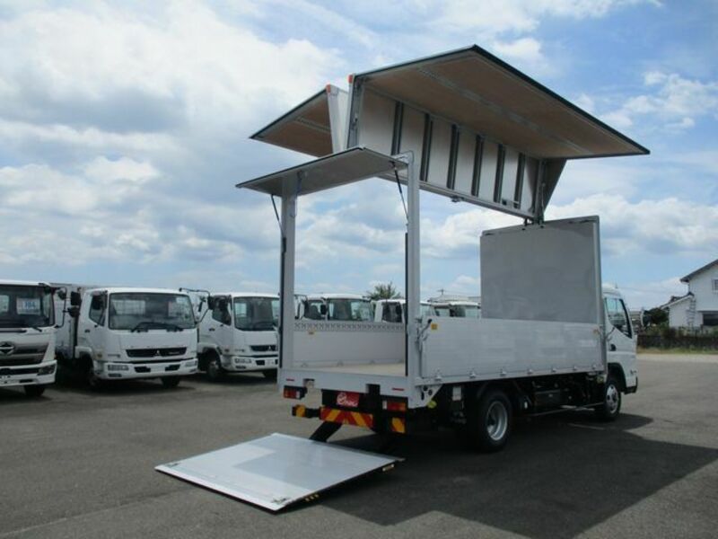 MITSUBISHI　CANTER