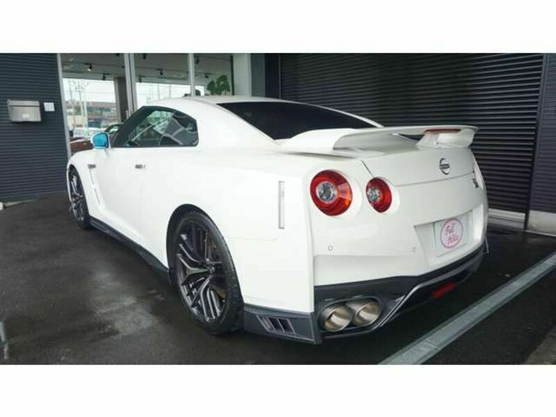 GT-R-8