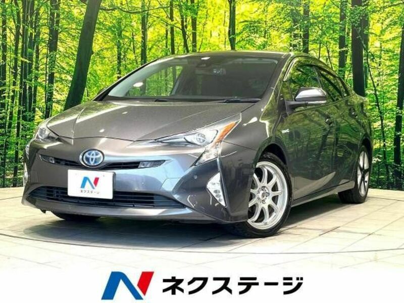 TOYOTA　PRIUS