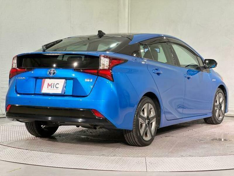 PRIUS-13