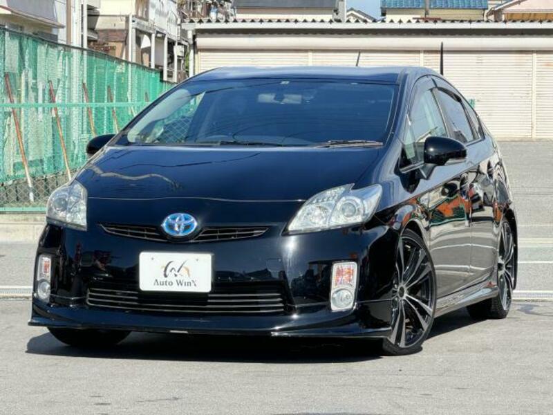 TOYOTA　PRIUS