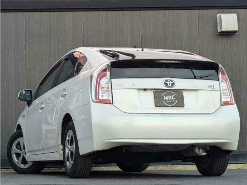 PRIUS-4