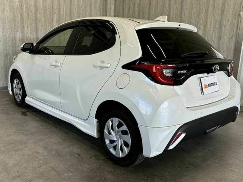 YARIS-11