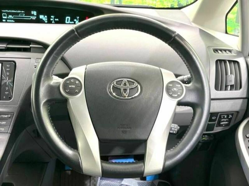 PRIUS-8