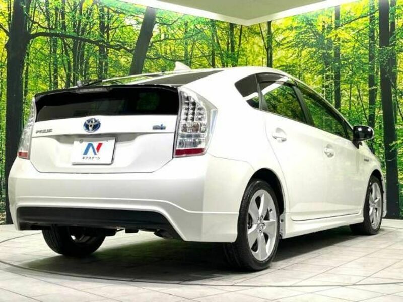 PRIUS-17