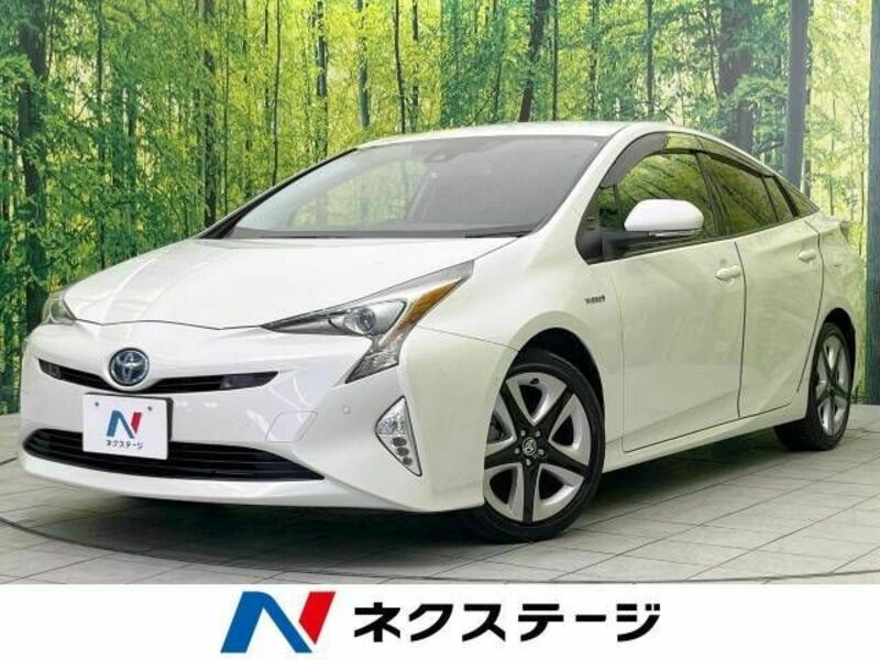 TOYOTA　PRIUS