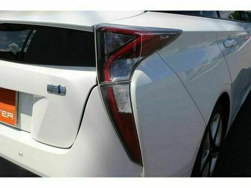 PRIUS-10