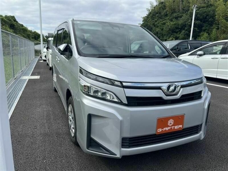 TOYOTA　VOXY