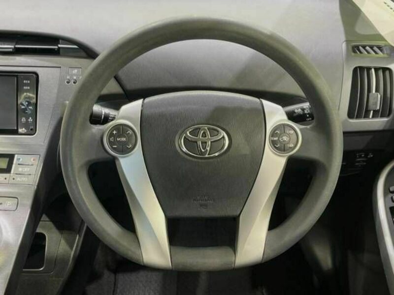 PRIUS-11