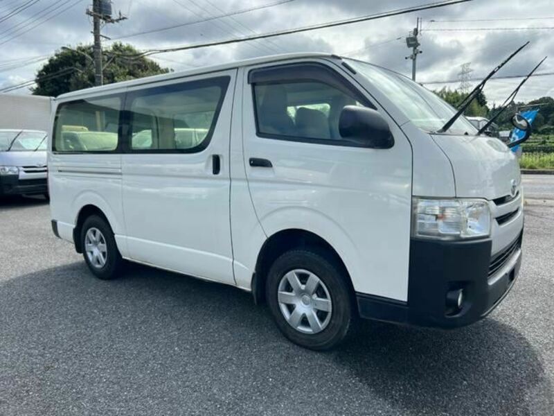 TOYOTA　HIACE VAN