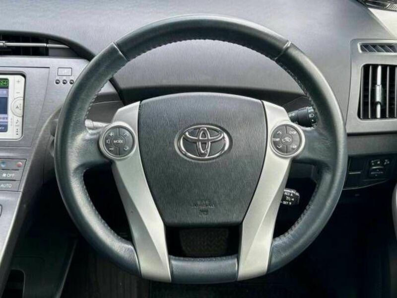 PRIUS-13