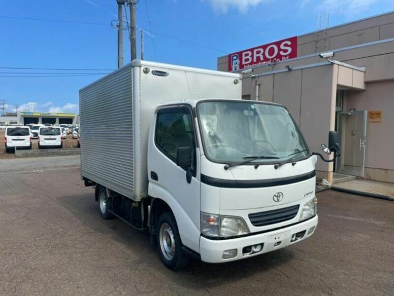 TOYOTA　DYNA