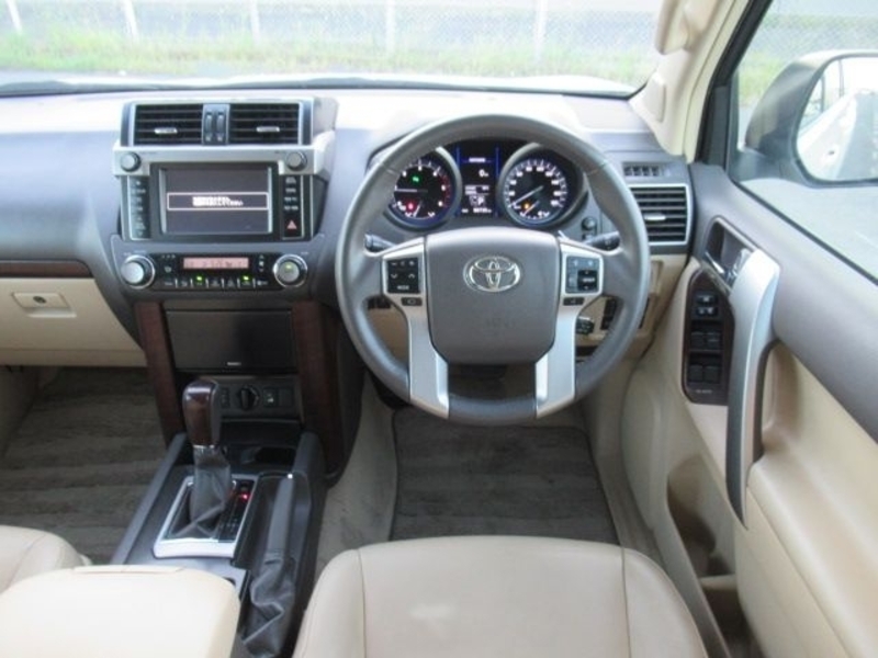 LAND CRUISER PRADO-32